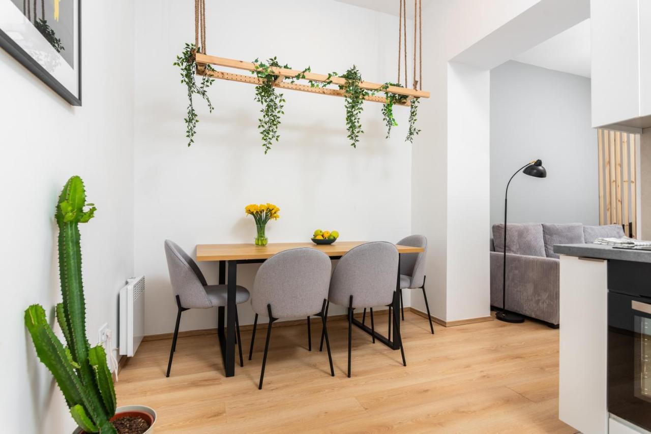Modern Centrally Located Apartments - By Upstairs 克拉科夫 外观 照片