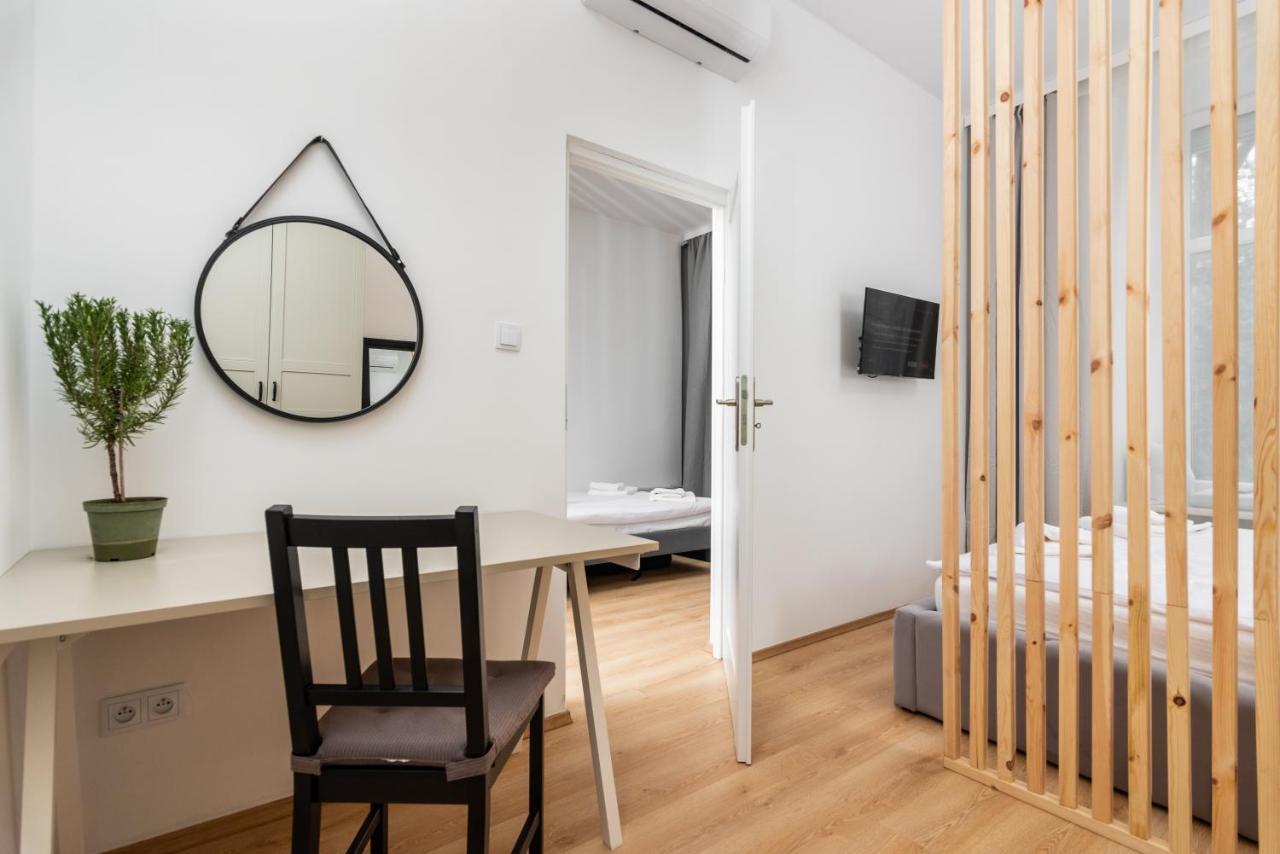 Modern Centrally Located Apartments - By Upstairs 克拉科夫 外观 照片