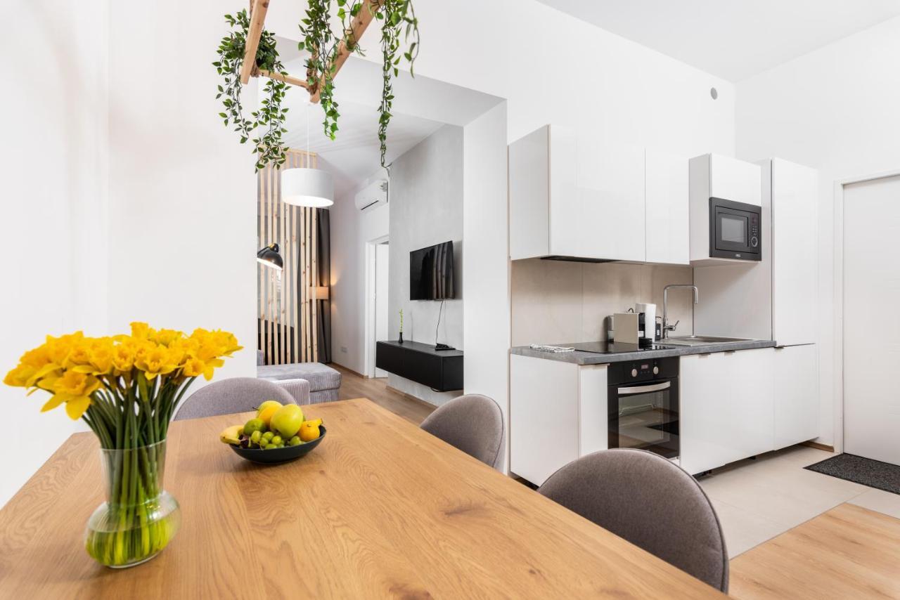 Modern Centrally Located Apartments - By Upstairs 克拉科夫 外观 照片