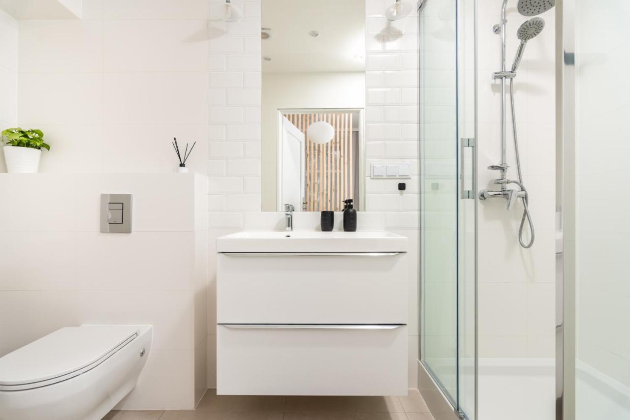Modern Centrally Located Apartments - By Upstairs 克拉科夫 外观 照片