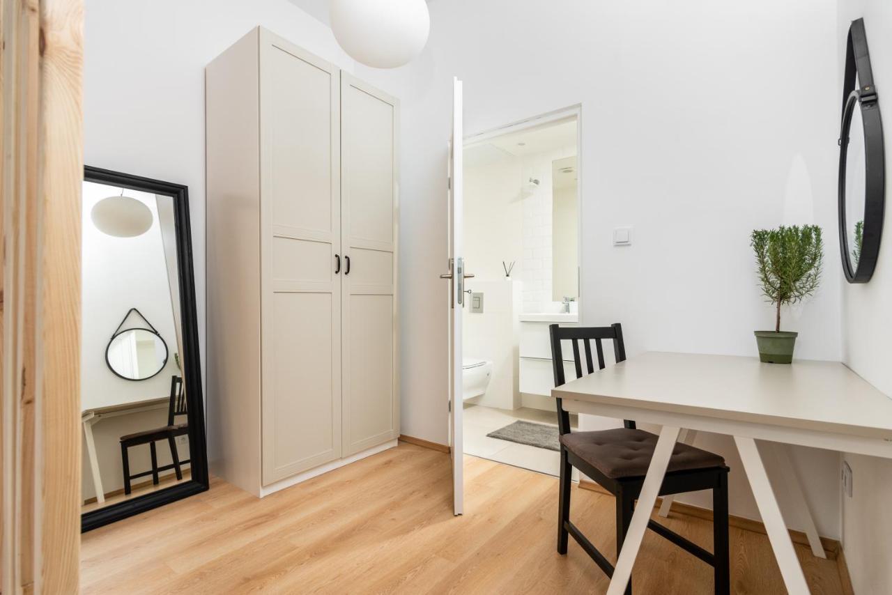 Modern Centrally Located Apartments - By Upstairs 克拉科夫 外观 照片