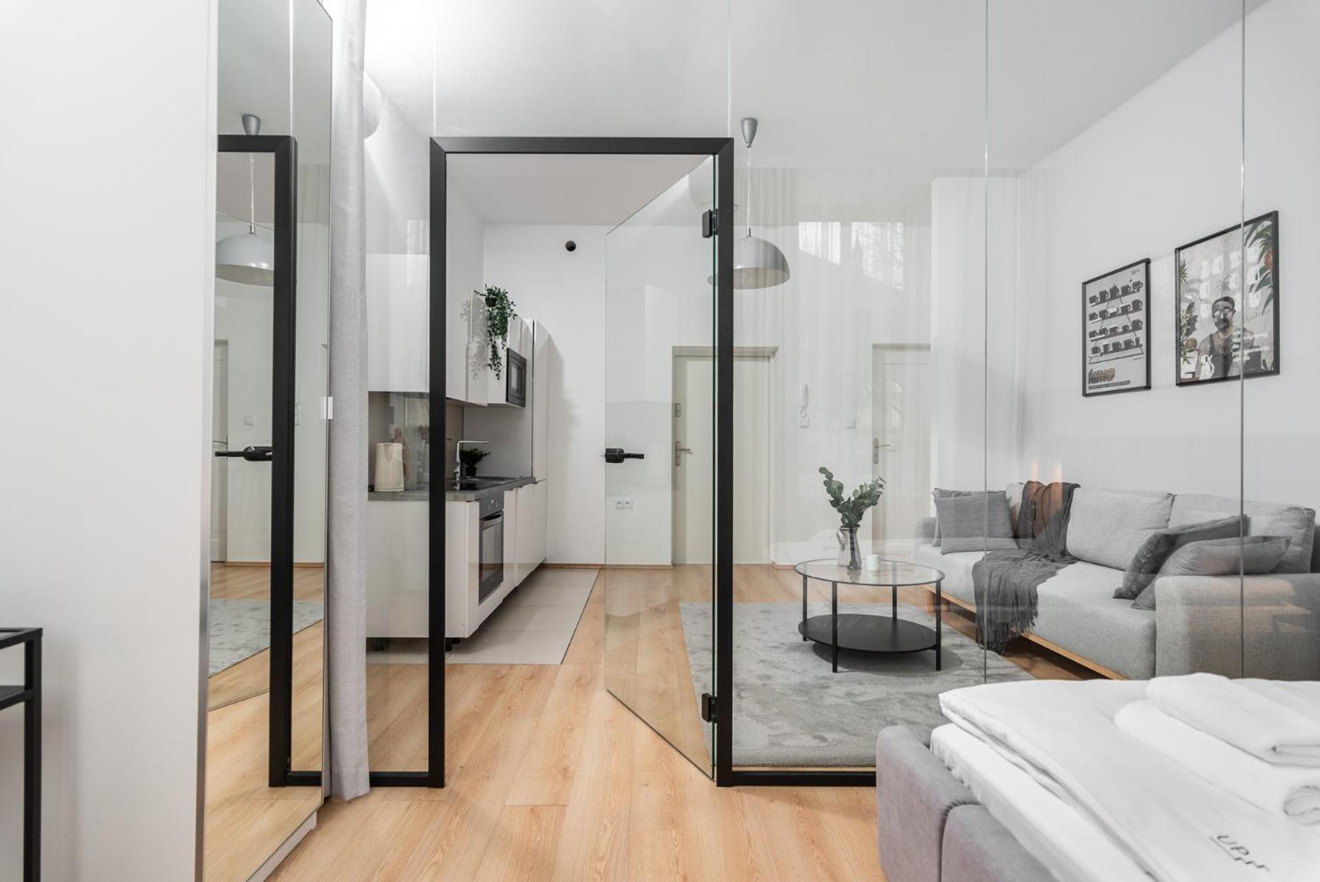 Modern Centrally Located Apartments - By Upstairs 克拉科夫 外观 照片